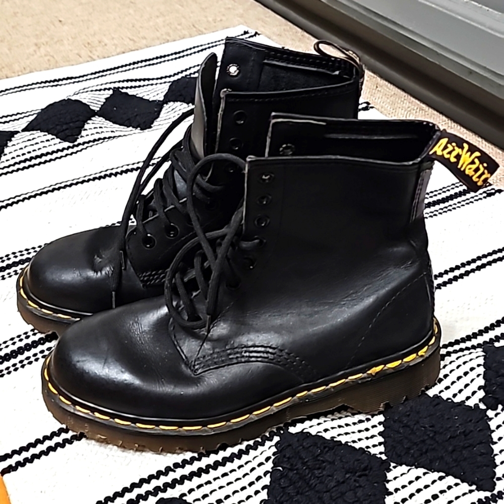 1999 Dr. Martens